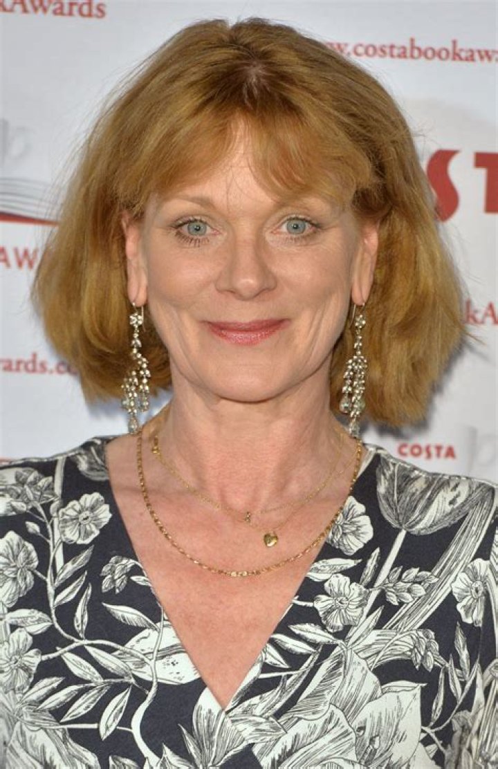 Samantha Bond Height, Weight, Net Worth, Age, Birthday, Wikipedia, Who, Instagram, Biography